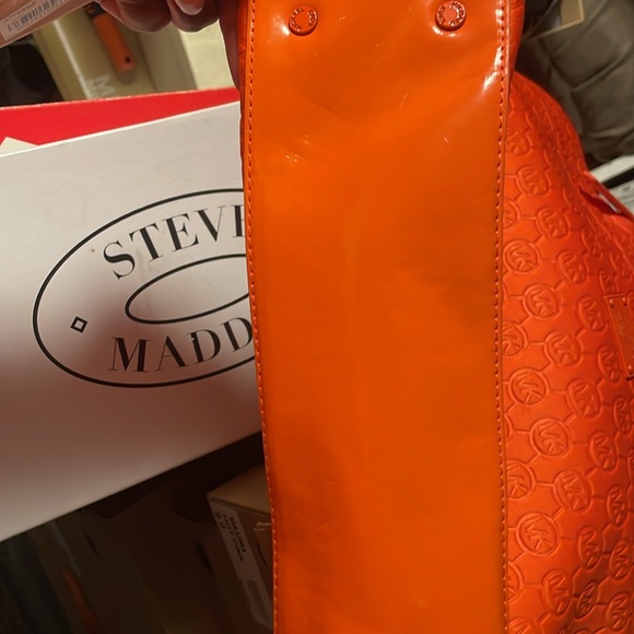 Michael kors jet set tote in tangerine . - Picture 3 of 5